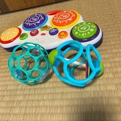 0歳〜　知育　音の出るおもちゃ　ボールの画像