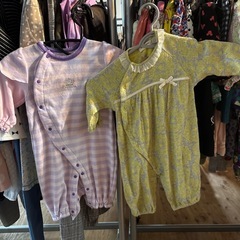 キッズ･ベビー服👶🏻👦🏻👧🏻💕︎ 系統様々‼️ 半袖 長袖 タンクトップ キャラクター ブランド 古着 新古品 女の子 男の子 デニム ズボン スカート ワンピースの画像