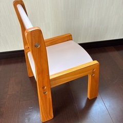 ニトリ　キッズチェア　ラベンダー色の画像