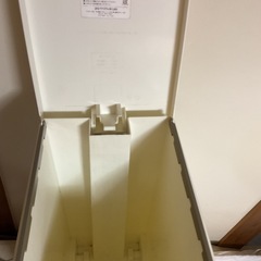 ☺️注意  中型ゴミ箱  黒1台の値段  ゴミ箱  44✖️30✖️h57cmの画像