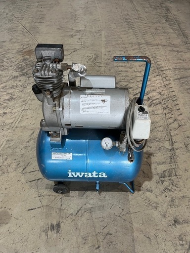 ラスト1点！最終値下げ岩田100Vエアーコンプレッサー