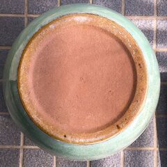 ▼ 傘立て 陶器製 透かし彫り 直径約30センチ 割れ欠けなし の画像