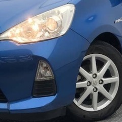 ハイブリッドコンパクトカー　トヨタアクアの画像