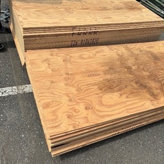 値段交渉あり　針葉樹構造用合板12ミリ ラーチ 910mm×1820mm ベニヤ板 100枚売りお得の画像
