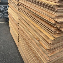 値段交渉あり　針葉樹構造用合板12ミリ ラーチ 910mm×1820mm ベニヤ板 100枚売りお得の画像