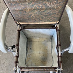 シルバー手押し車の画像