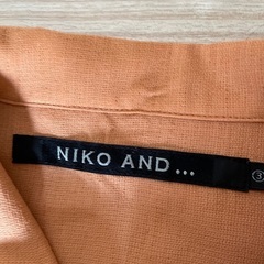 ＮI KO ANＤのシャツの画像