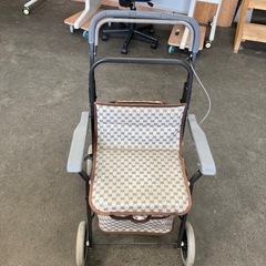 シルバー手押し車の画像