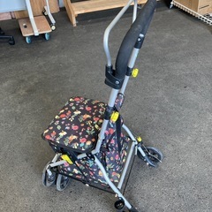 シルバー手押し車の画像