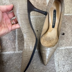 女性用パンプスの画像