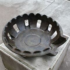 ジャンク扱い Kanei 鋳物コンロ① 都市ガス用 12A/13A 羽根付き2連コンロ 下枠セット 引取時着火確認済み 厨房 業務用 札幌市 清田区 平岡の画像