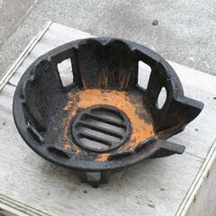 ジャンク扱い メーカー不明 鋳物コンロ③ 都市ガス用 12A/13A 羽根あり 一重 下枠付き 引取時着火確認済み 厨房 業務用 札幌市 清田区 平岡の画像