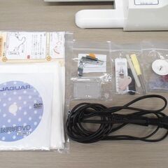 ジャガー 電子ミシン AJ-007 動作品 速度制御 水平釜 自動糸通し 家庭用 JAGUAR ホワイト 付属品付 苫小牧西店の画像