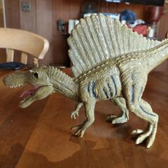 直径40センチ 恐竜フィギュアの画像
