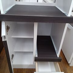 ★リユースのサカイ水戸店★  レンジ台 ブラック＆ホワイト H103.5×D43×W48 クリーニング済み MT5292の画像