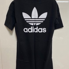 adidas背中ロゴワンピースの画像