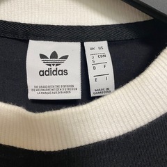 adidas背中ロゴワンピースの画像