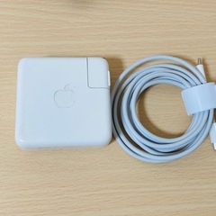 MacBook Pro 13inch 16GB　Core i5 【2020年モデル】の画像
