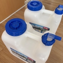 10リットルポリタンク2つセットの画像