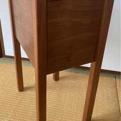 引渡し決定　ウォルナット材　脚付ボックスの画像