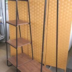 ハンガーラック 棚付き 幅101×奥行40×高さ150.5㎝  木目調 4段 衣類収納 収納家具 ワードローブ  ハンガーポール 札幌市 北20条店の画像