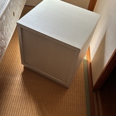 ナイトスタンドの画像