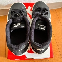 NIKEスニーカー25cmの画像