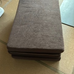 三つ折りマットレスの画像