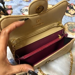 チェーンウォレット ベージュの画像