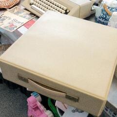 0826-049 タイプライター olivetti LETTERA25　箱ありの画像