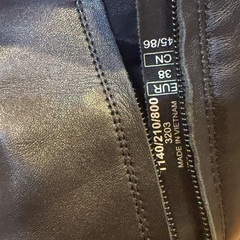 【ZARA】ブラックショートブーツ／スクエアトゥ・太ヒール（EUR38・24cm前後）の画像