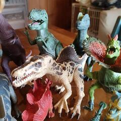 恐竜フィギュアセットの画像
