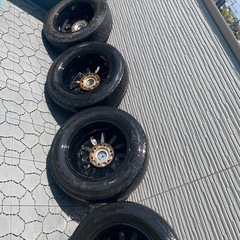 ハイエース　タイヤの画像