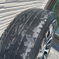 ハイエース　タイヤの画像