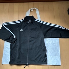 adidas(150サイズ)♪Ｔシャツ新品🤭の画像