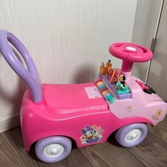 ミニーちゃん　足けり乗用　車の画像