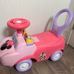 ミニーちゃん　足けり乗用　車の画像