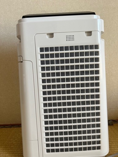 空気清浄機　SHARP KC-D70-W