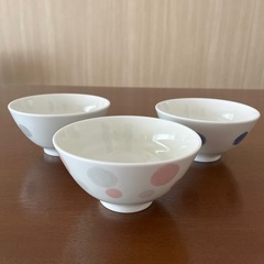 茶碗と平皿　(5つずつ)の画像