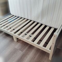 【2ヶ月程使用】ニトリ セミダブルベッド 引取のみ対応可の画像
