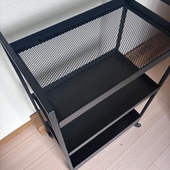 キャスター付き三段ラックの画像