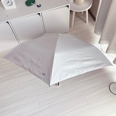 【美品】日傘 白 軽量の画像