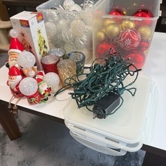 季節外れの・・・クリスマスツリーの飾りの画像