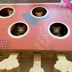 猫のおもちゃの画像
