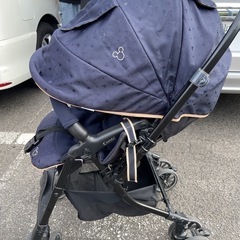 コンビミッキーバージョンベビーカーの画像