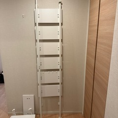 【受け渡し決定】突っ張りウォールラックの画像