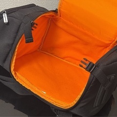 005【中古】AmazonBasics カメラバッグ スリングバッグ  7.7L
の画像