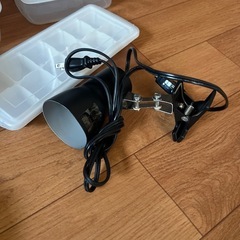 タッパー17個、クリップ照明器具、小物入れなどの画像