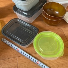 タッパー17個、クリップ照明器具、小物入れなどの画像