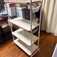 白い棚の画像